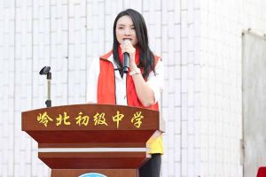 华体会（中国）一站式服务平台集团陈文舒一行到湛江爱心助学